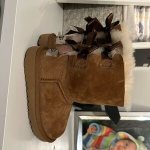 Bow uggs